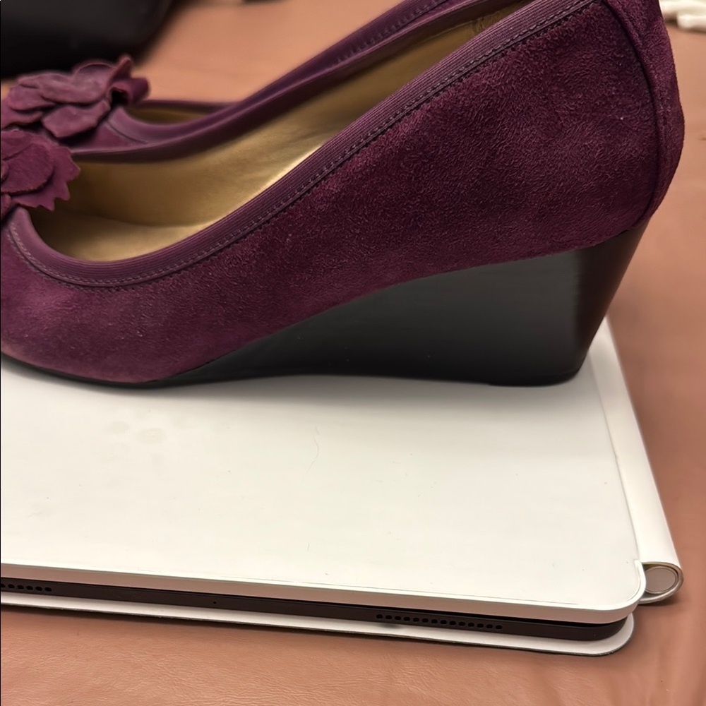Vionic Women's Plum Suede Flats - Picture 4 of 5